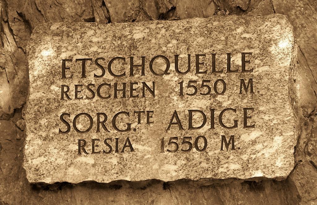 Hotel Etschquelle Resia Exterior photo